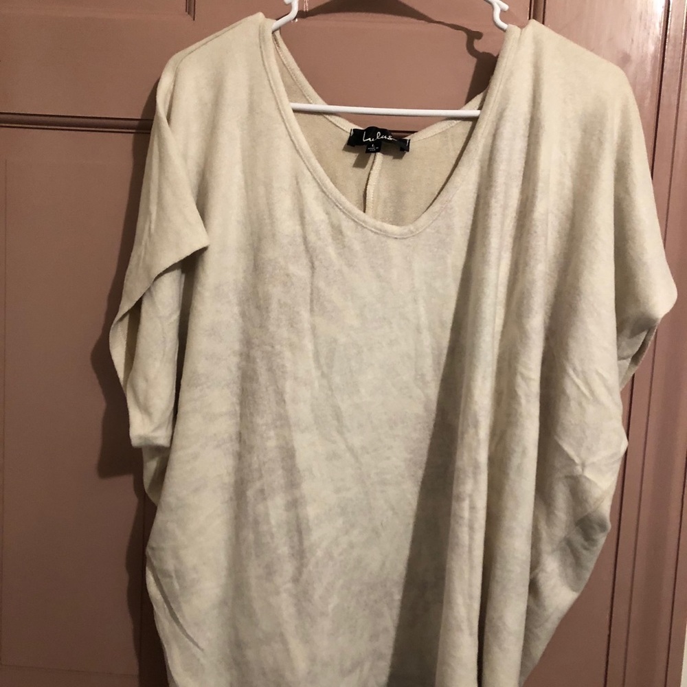 short sleeve top slightly tie dyed